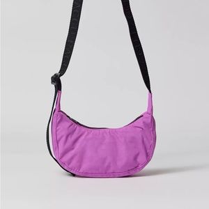 BAGGU UO Exclusive Mini Crescent Bag 🩷